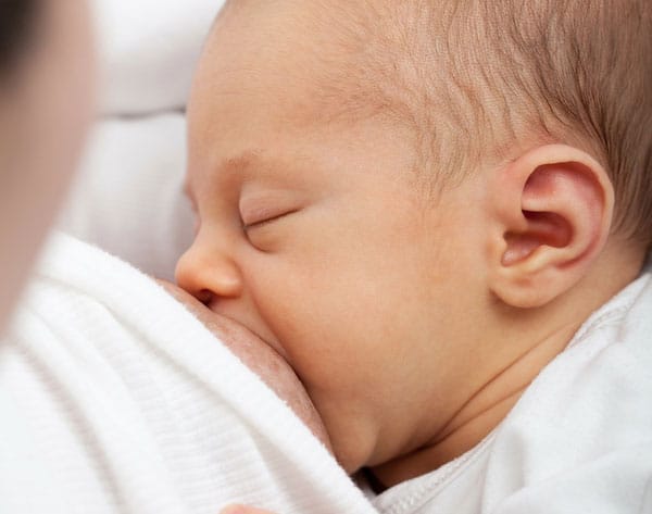 newborb-breastfeeding
